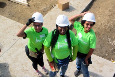 Habitat Chicago homebuyers on the construction site.